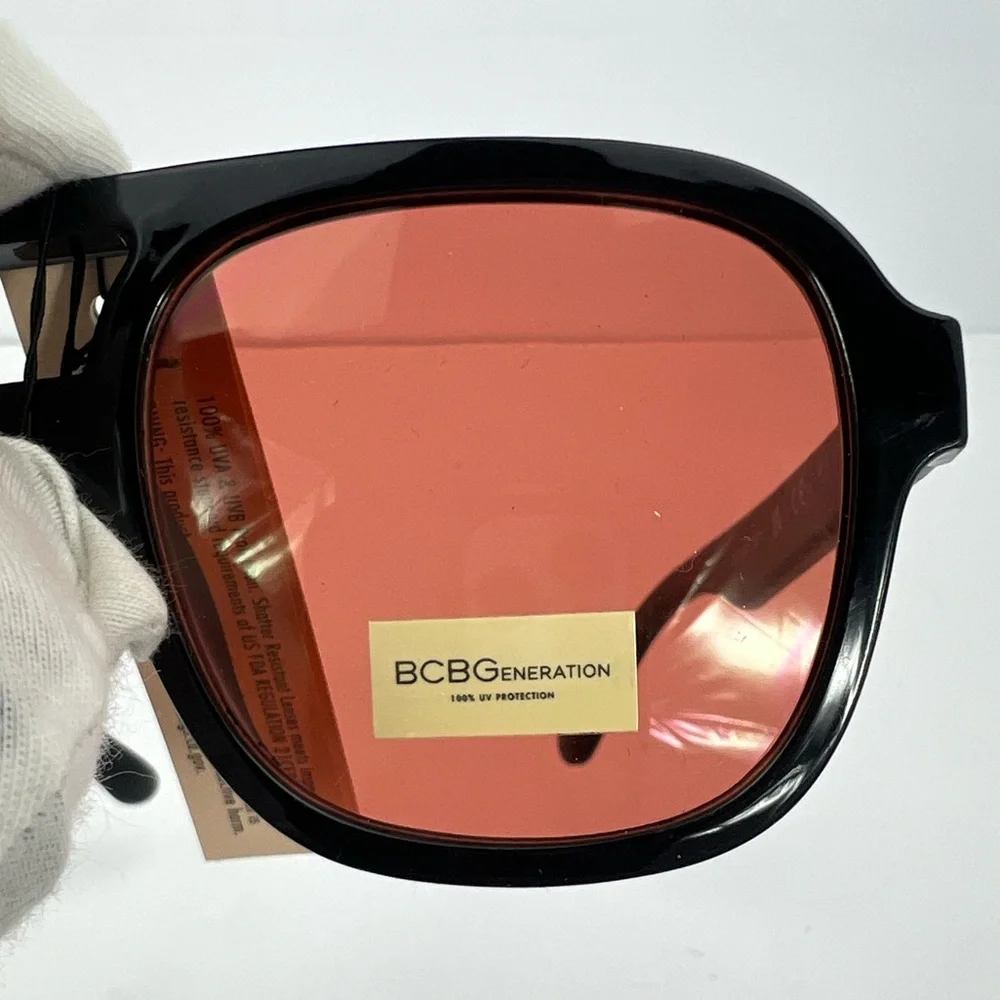 BCBGeneration, BCBG AVIATOR SUNGLASSES WITH WHIRLPOOL BLACK PLASTIC FRAME